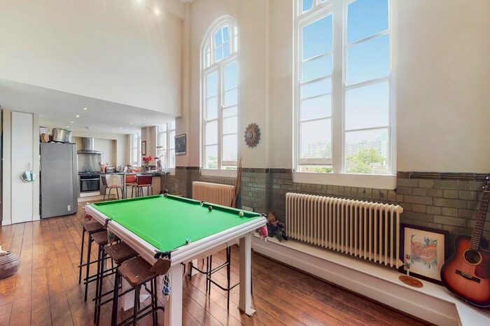 3 Bedroom Flat To Rent In Sans Walk, Clerkenwell, EC1R