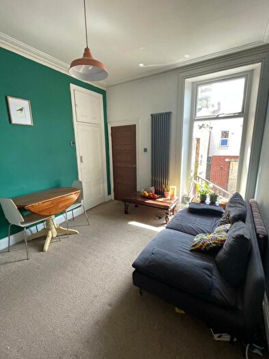 2 Bedroom Flat To Rent In Helmsley Road, Newcastle Upon Tyne, NE2