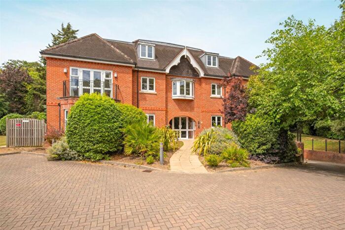 2 Bedroom Apartment To Rent In Chasemount, Windlesham, GU20
