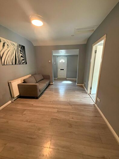 2 Bedroom Semi-Detached Bungalow To Rent In St. Peters Way, Hayes, UB3