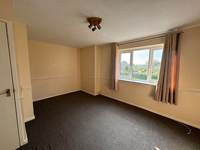 2 Bedroom Flat To Rent In Farriers Close, Swindon, SN1