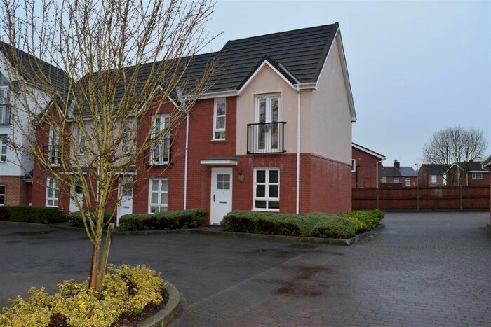 2 Bedroom Town House To Rent In Heathlands Grange, Burton-On-Trent, Staffordshire, DE15
