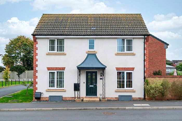 3 Bedroom Detached House For Sale In Suffolk Way, Fernhill Heath, WR3