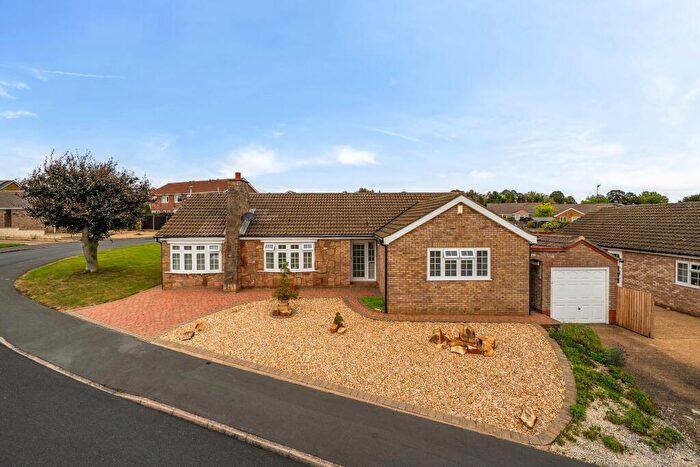 4 Bedroom Bungalow For Sale In Chichester Close, Grantham, NG31