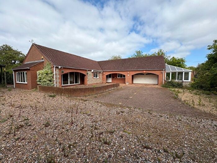 4 Bedroom Detached Bungalow For Sale In Littlecote, Blooms Turn, Trunch, North Walsham, Norfolk, NR28