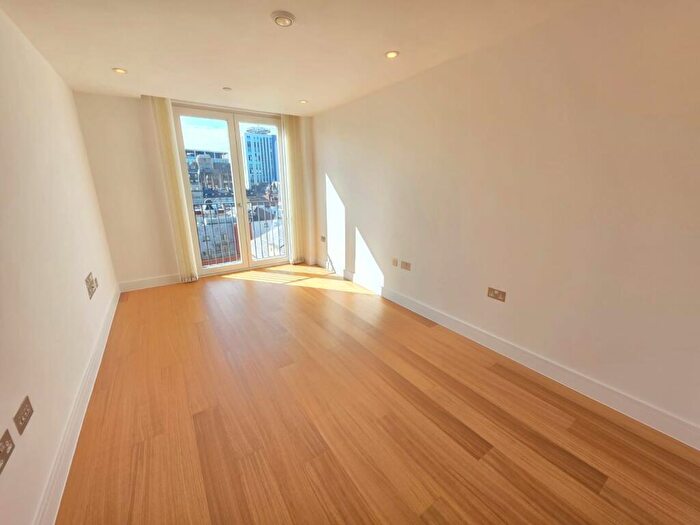 1 Bedroom Apartment To Rent In The Hayes, Cardiff City Centre, Cardiff, CF10