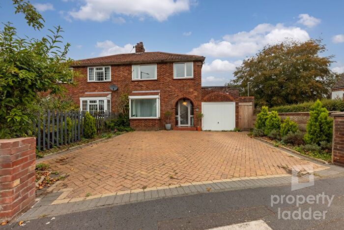 3 Bedroom Semi-Detached House For Sale In Woodcock Road, Norwich, NR3
