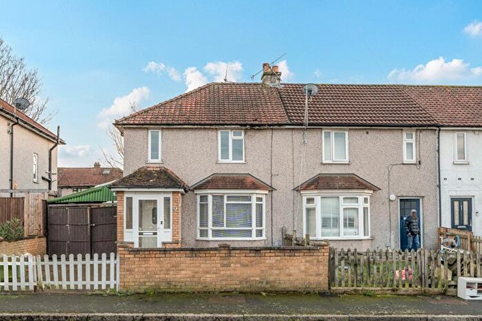 3 Bedroom End Of Terrace House To Rent In Kingsholm Gardens, London, SE9