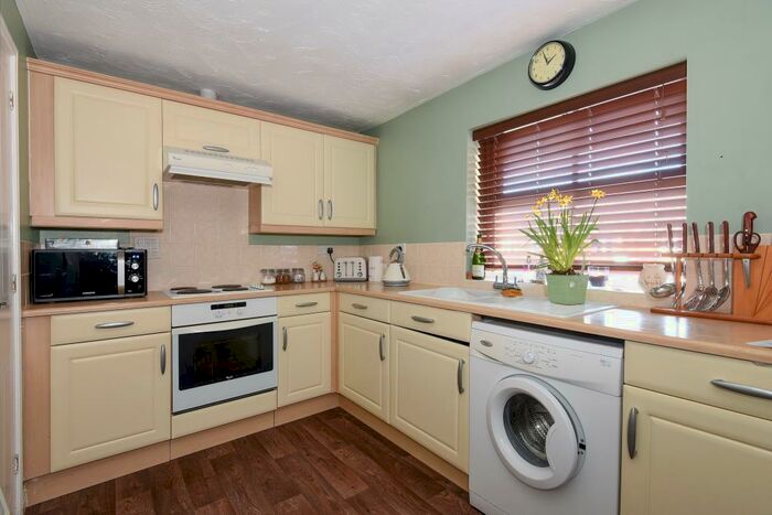 3 Bedroom Terraced House To Rent In Bure Park, Bicester, OX26
