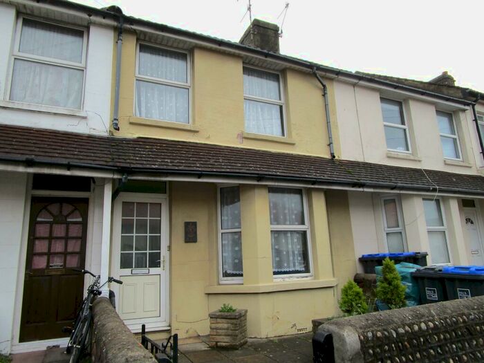 3 Bedroom Town House To Rent In Ham Road, Worthing, BN11