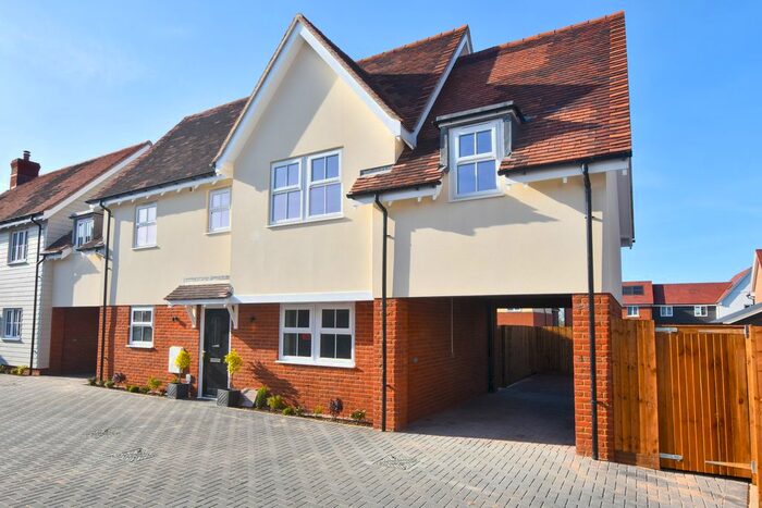 4 Bedroom Link Detached House To Rent In Felmoor Chase, Felsted, Dunmow, CM6