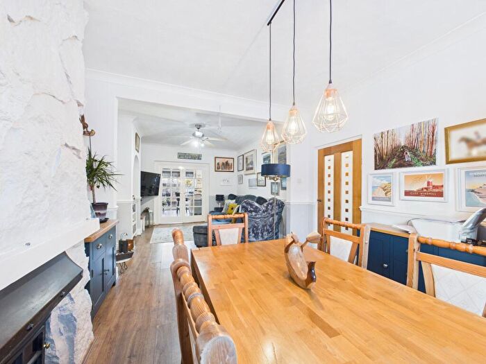 3 Bedroom Detached House For Sale In Queens Walk, Peterborough, PE2