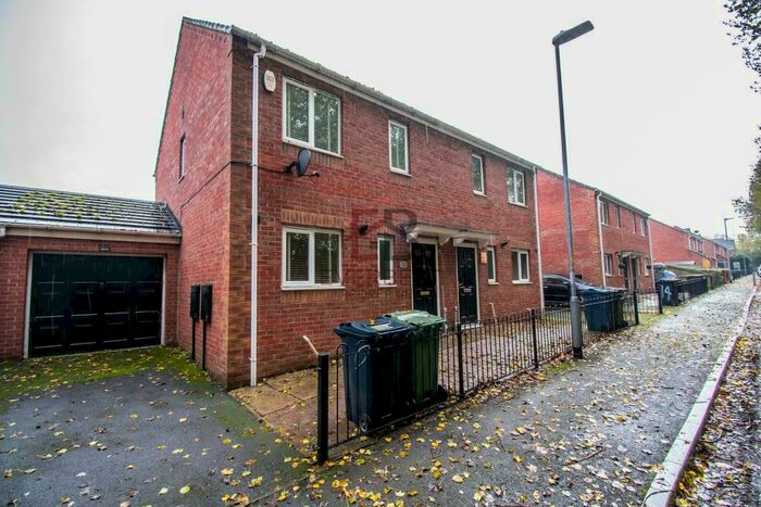 3 Bedroom Semi-Detached House To Rent In Abbeyfield Close, Gateshead, NE8