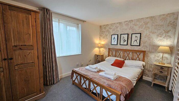 Studio To Rent In Bed Flats, River Court, Ferry Lane, Cambridge, CB4