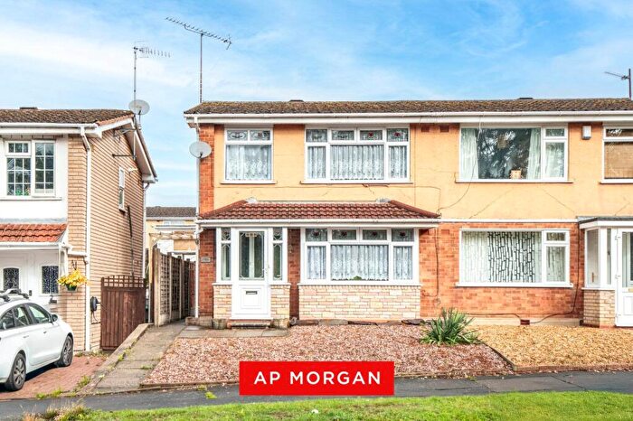 3 Bedroom Semi Detached House For Sale In Stamford Road, Brierley Hill, West Midlands, DY5