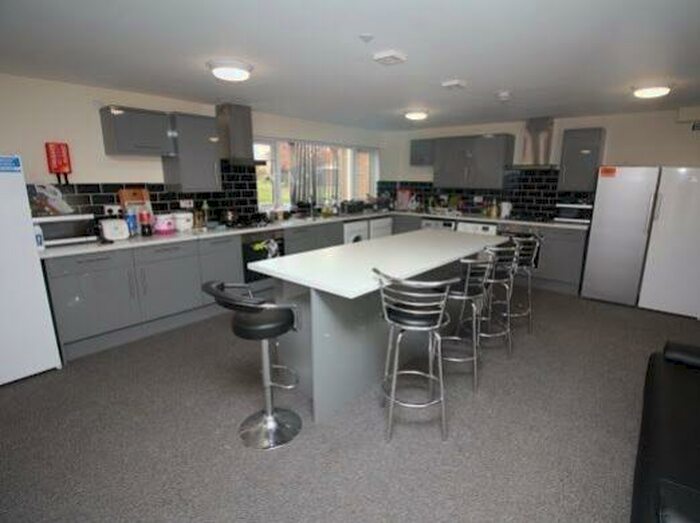 5 Bedroom Detached House To Rent In Old Mill Avenue, Ground Floor Flat, Canley, Coventry, CV4