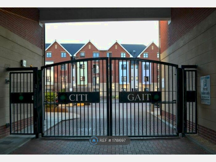 2 Bedroom Flat To Rent In Jacob House, Portsmouth, PO1