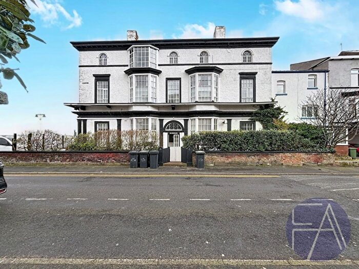 4 Bedroom Flat For Sale In Promenade, Southport, Merseyside, PR9