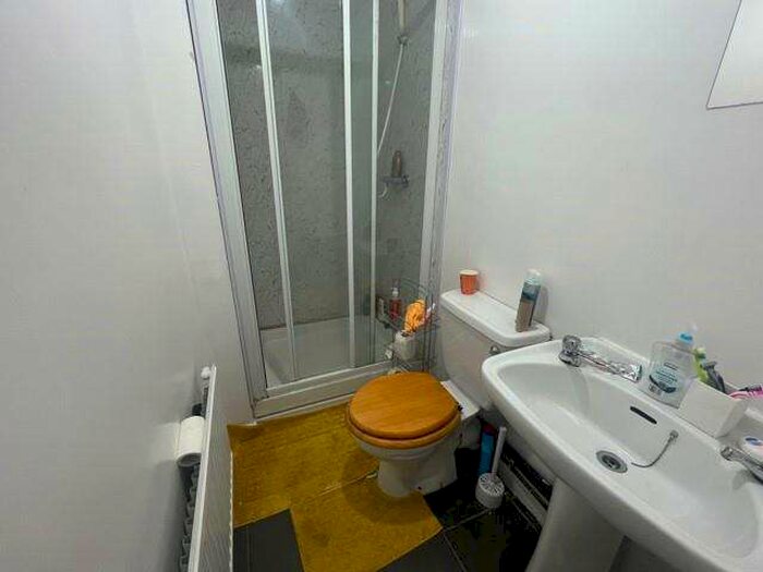 5 Bedroom Property To Rent In Standish Road, Fallowfield, M14