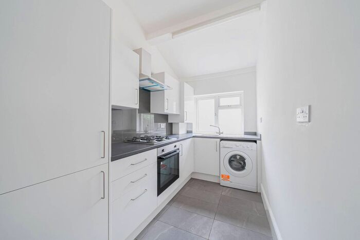 3 Bedroom Terraced House To Rent In Blackshaw Road, Tooting, London, SW17