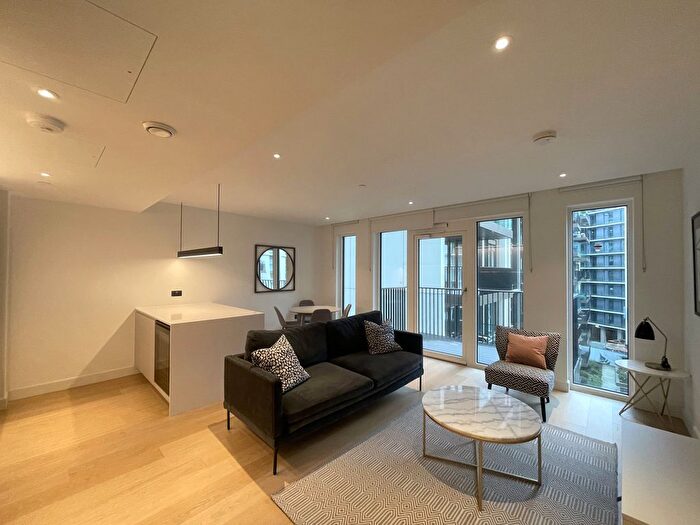 2 Bedroom Flat To Rent In White City Living, London, W12