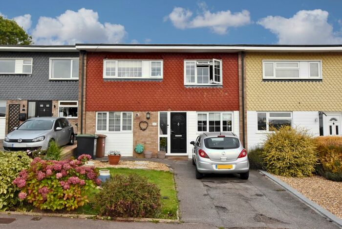 4 Bedroom Semi-Detached House To Rent In Sycamore Road, Croxley Green, Rickmansworth, WD3