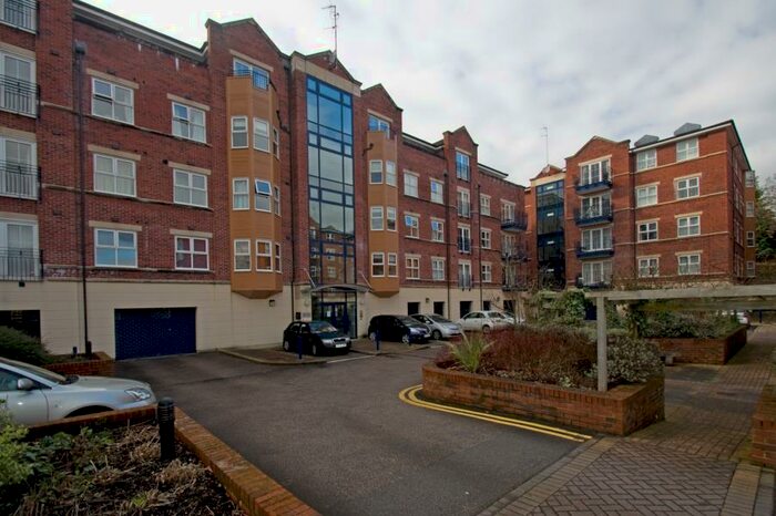 3 Bedroom Apartment To Rent In Carisbrooke Road, Far Headingley, Leeds, LS16