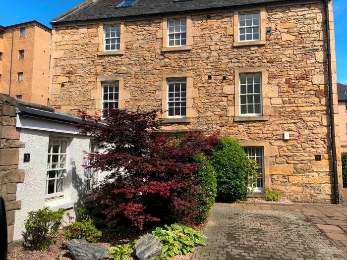 3 Bedroom Flat To Rent In West Silvermills Lane, Stockbridge, Edinburgh, EH3