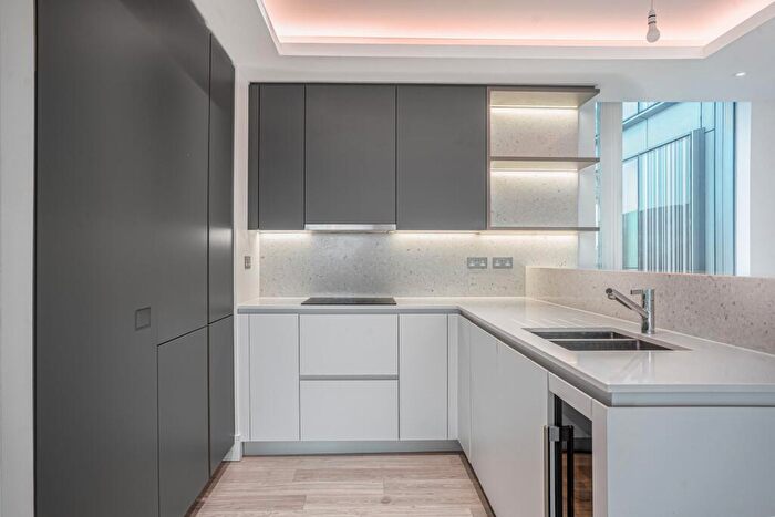 2 Bedroom Apartment For Sale In Bollinder Place, Carrara Tower, EC1V - Photo 5