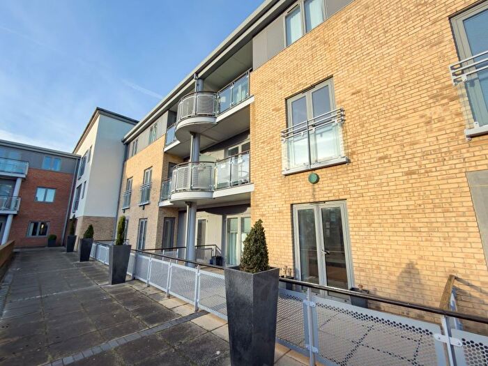 2 Bedroom Flat For Sale In Fairway Court Fletcher Road, Gateshead, Tyne And Wear, NE8