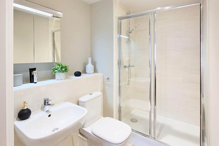 1 Bedroom Apartment To Rent In Queensway, Southampton, Hampshire, SO14