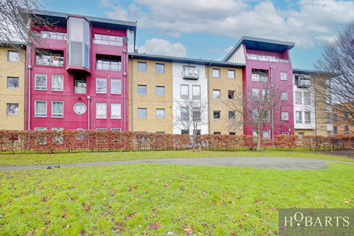 2 Bedroom Flat For Sale In Winkfield Road, Crown Close, N22