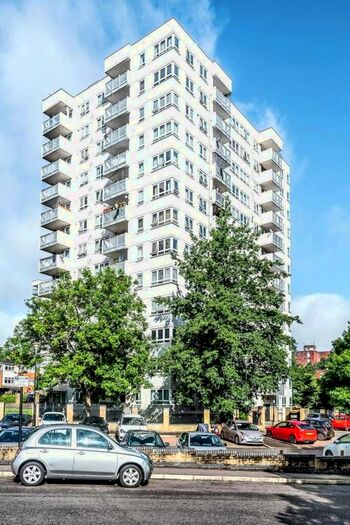 1 Bedroom Flat To Rent In Harlech Tower, Acton, London, W3
