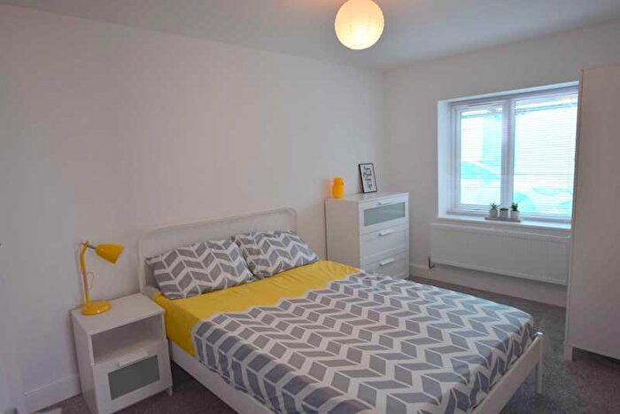 1 Bedroom Flat To Rent In Croft Street - Student Apartment - /, F4