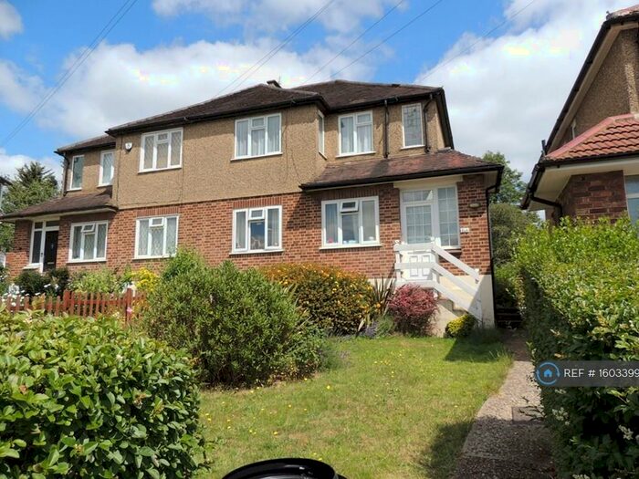 2 Bedroom Flat To Rent In Alandale Drive, Pinner, HA5