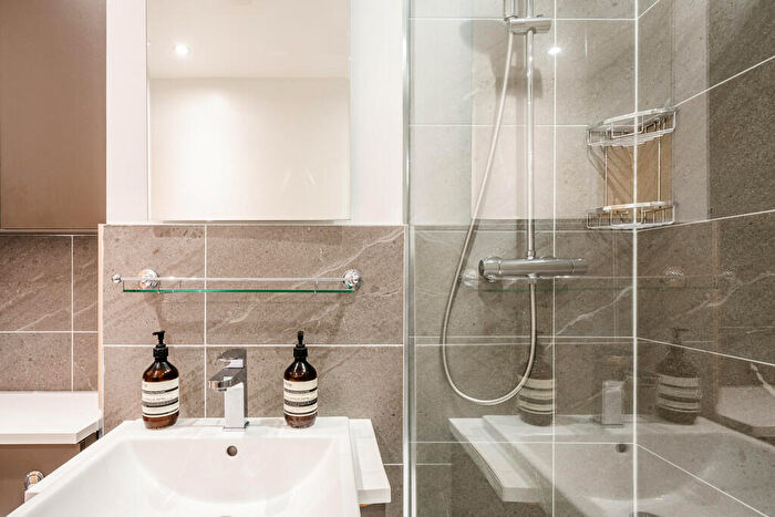 2 Bedroom Apartment For Sale In Triangle Road, E8