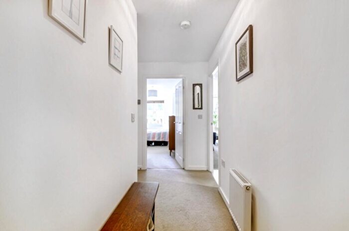1 Bedroom Flat To Rent In Worcester Close London, SE20
