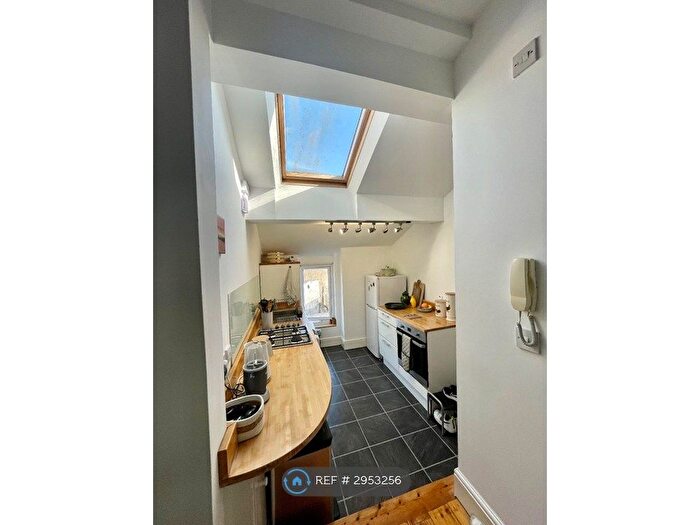 1 Bedroom Flat To Rent In Cyfarthfa St, Cardiff, CF24