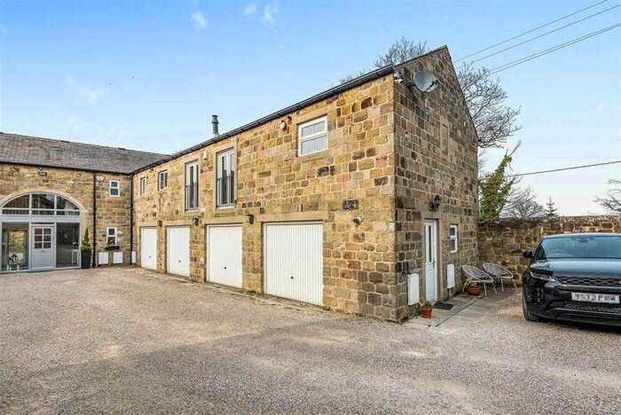 2 Bedroom Flat To Rent In King Lane, Moortown, Leeds, LS17