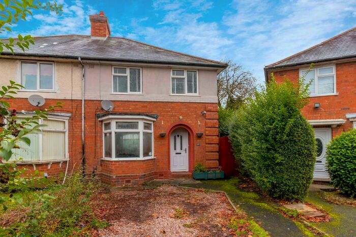 4 Bedroom Semi-Detached House To Rent In Tinkers Farm Road, Northfield, Birmingham, B31