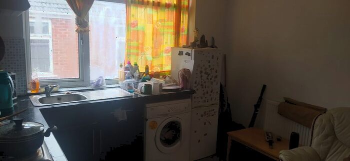 1 Bedroom Flat To Rent In Hazelbury Crescent, Luton, LU1