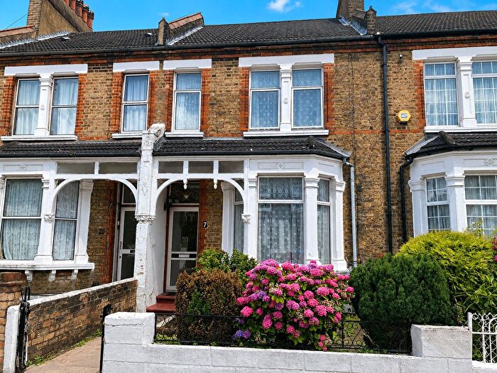 3 Bedroom Terraced House For Sale In Felday Road, Lewisham, London, SE13