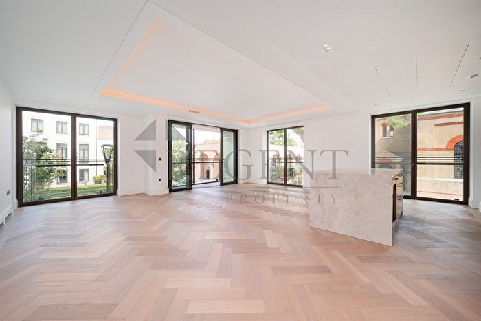 3 Bedroom Flat To Rent In Mulberry Square, Chelsea Barracks, London, SW1W