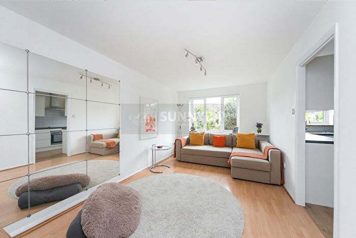1 Bedroom Flat To Rent In Bowman Mews, London, SW18