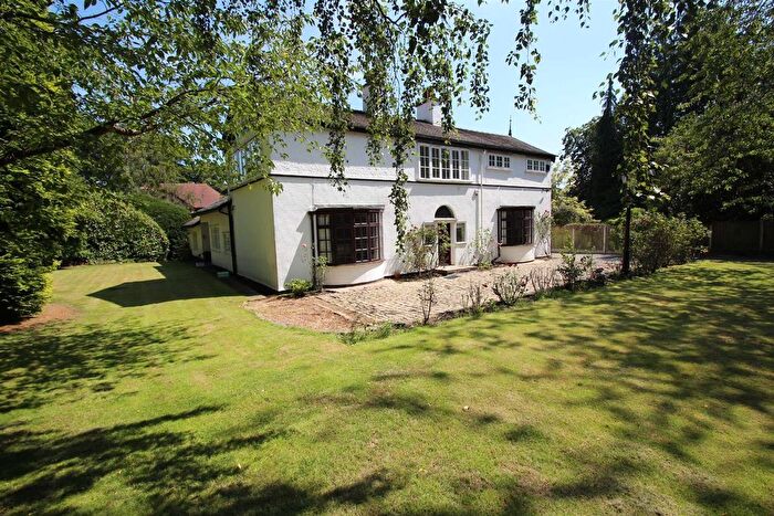 4 Bedroom Detached House To Rent In Broad Lane, Hale, Altrincham, WA15
