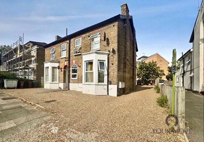 1 Bedroom Flat For Sale In Palace Grove, Bromley, BR1