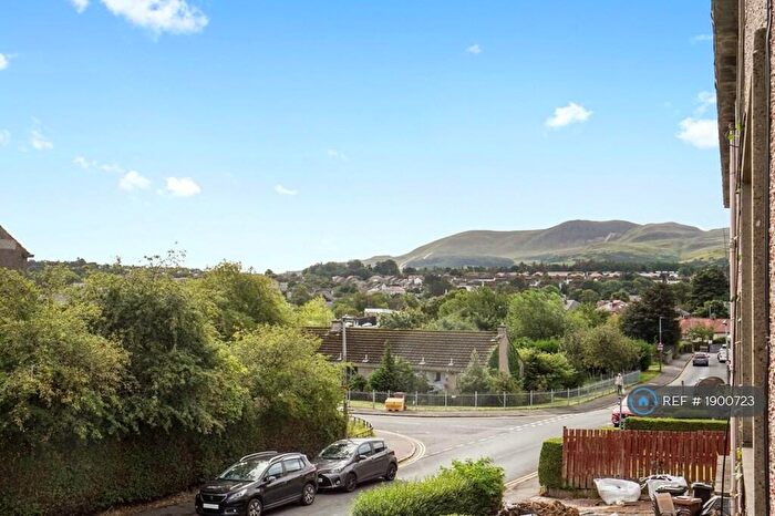 2 Bedroom Flat To Rent In Firrhill Crescent, Edinburgh, EH13