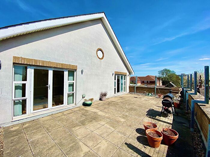 2 Bedroom Flat To Rent In Kiran Court, Spratt Hall Road, E11