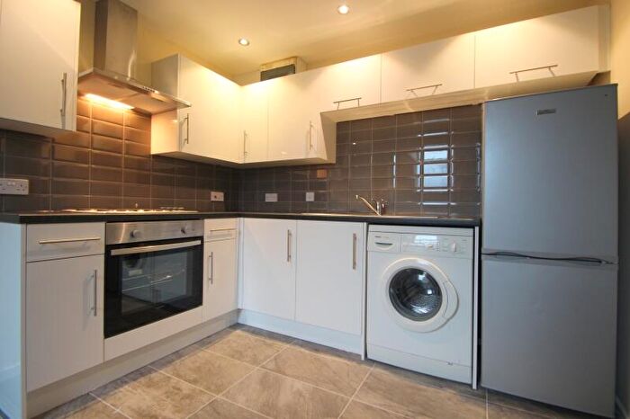 1 Bedroom Flat To Rent In Hartley Avenue, Woodhouse, Leeds, LS6