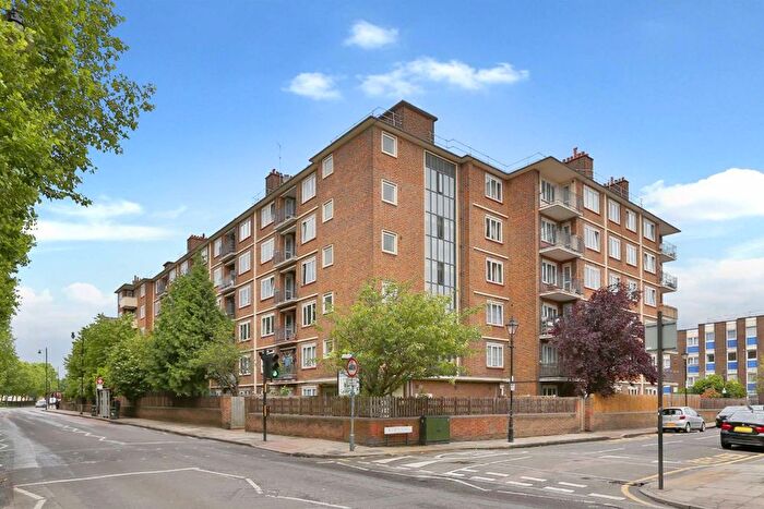 3 Bedroom Flat To Rent In Gernon Road, London, E3